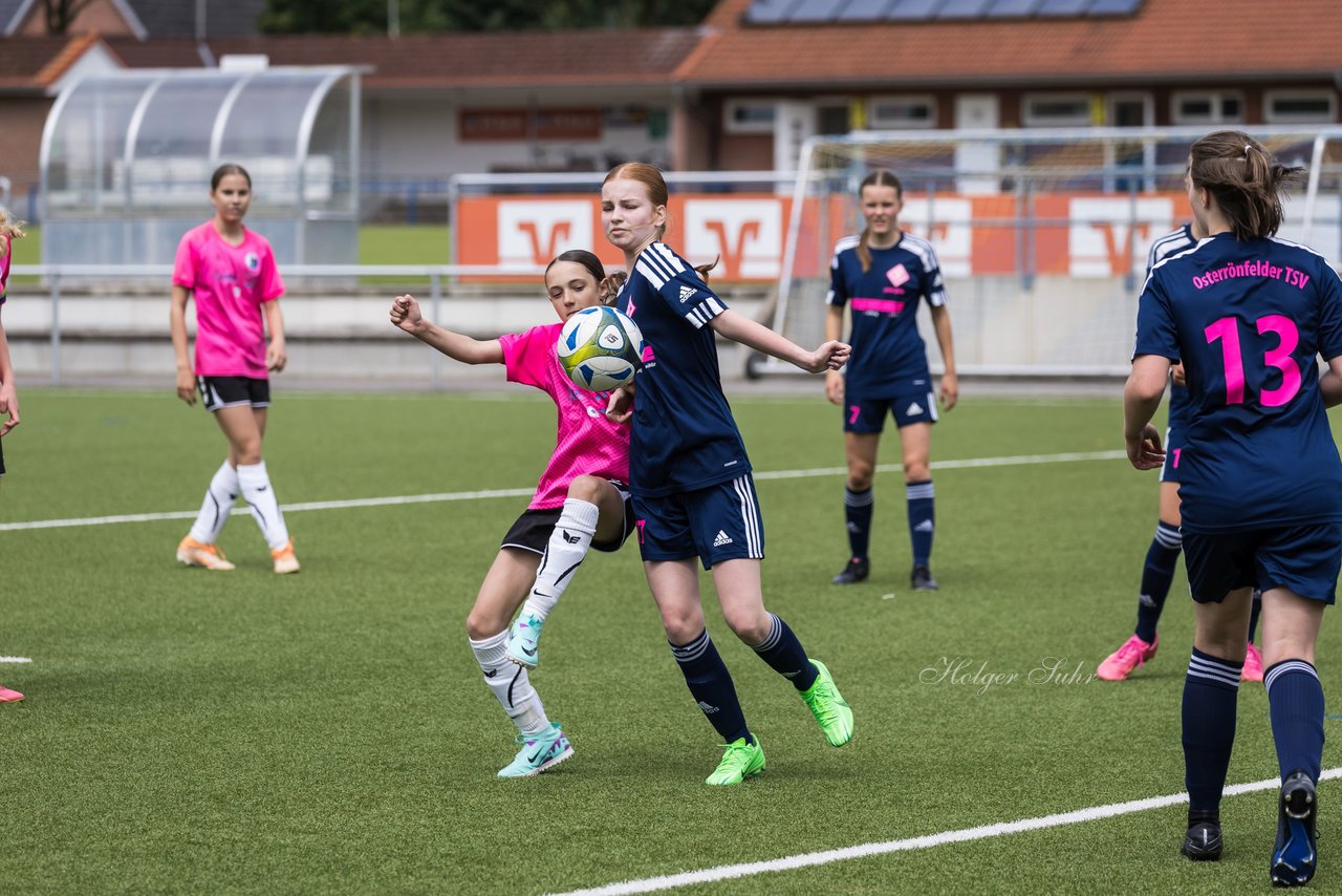 Bild 121 - wCJ Osterroenfelder TSV - VfL Pinneberg : Ergebnis: 0:15